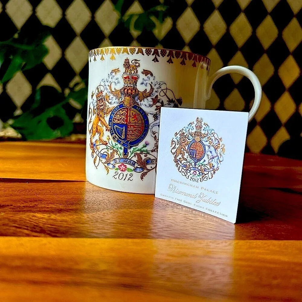 British Royal‎ Queen Elizabeth II Diamond Jubilee 22K Gold Mugs